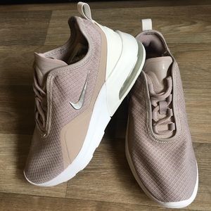 nike air max motion 2 taupe